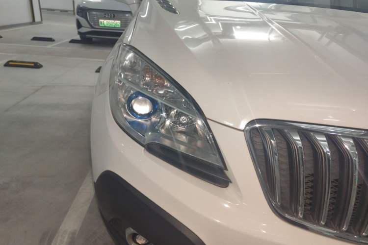 Used Buick Encore 2013 1.4T Manual Two-Wheel Drive Entry Model Right Front Headlight