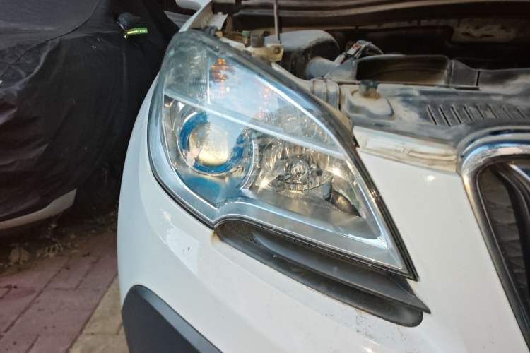 Used Buick Encore 2013 1.4T Automatic Two-Wheel Drive Elite Model Right Front Headlight