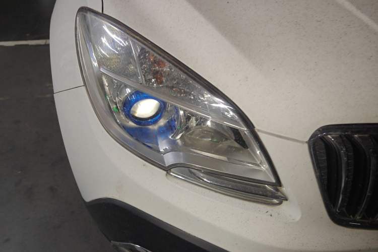 Used Buick Encore 2013 1.4T Automatic Two-Wheel Drive Elite Model Right Front Headlight