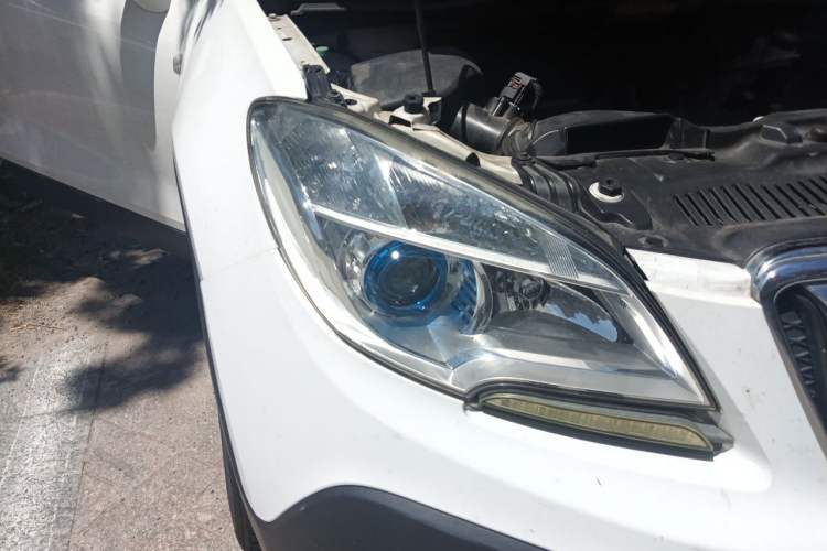 Used Buick Encore 2013 1.4T Manual Two-Wheel Drive Entry Model Right Front Headlight