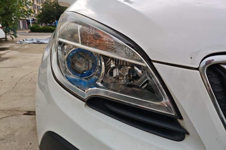 Used Buick Encore 2013 1.4T Automatic All-Wheel Drive Flagship Edition Right Front Headlight
