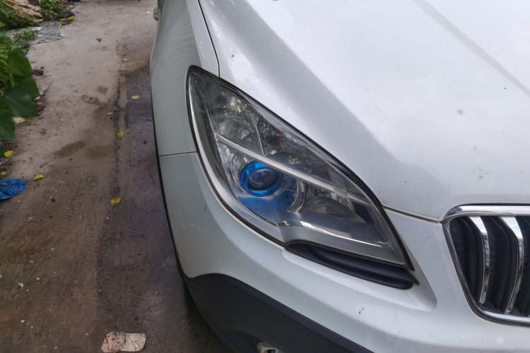 Used Buick Encore 2013 1.4T Manual Two-Wheel Drive Entry Model Right Front Headlight
