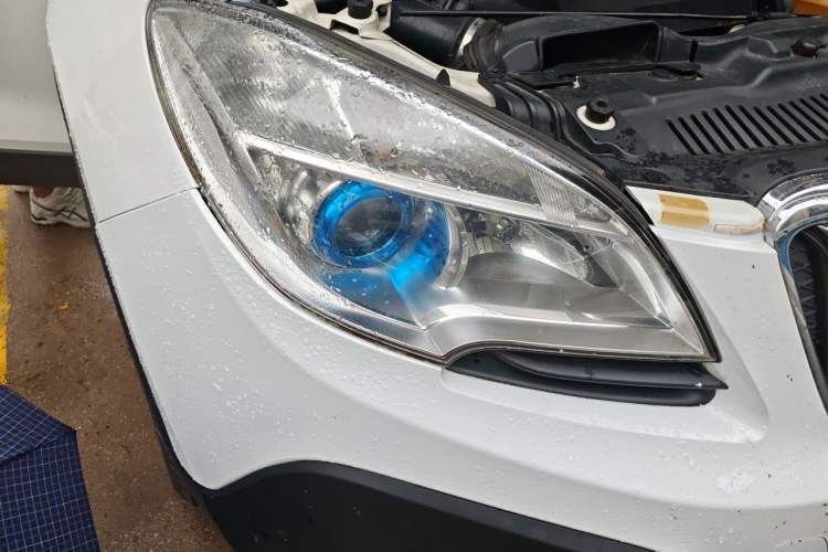 Used Buick Encore 2013 1.4T Automatic Two-Wheel Drive Elite Model Right Front Headlight