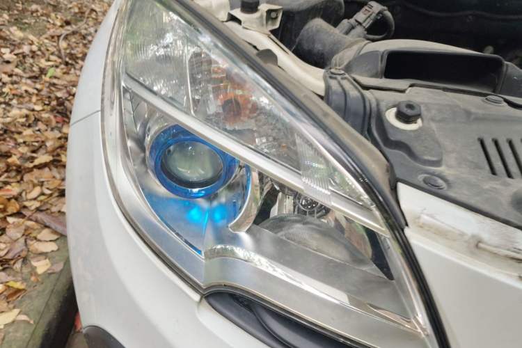 Used Buick Encore 2013 1.4T Automatic Two-Wheel Drive Elite Model Right Front Headlight