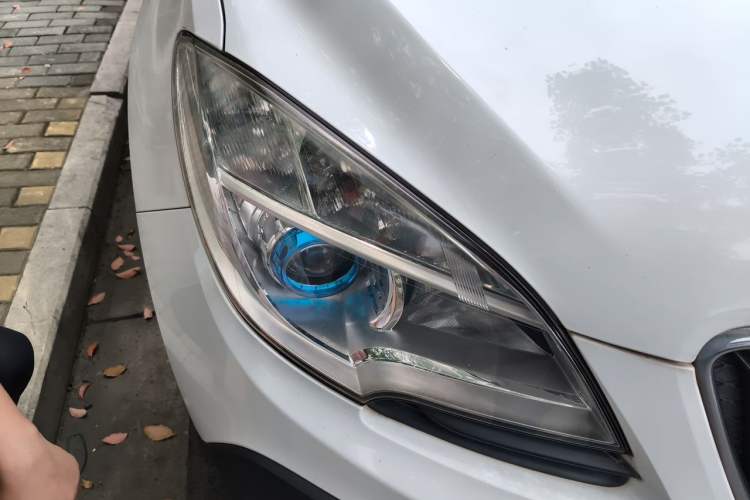 Used Buick Encore 2013 1.4T Automatic Two-Wheel Drive Elite Model Right Front Headlight