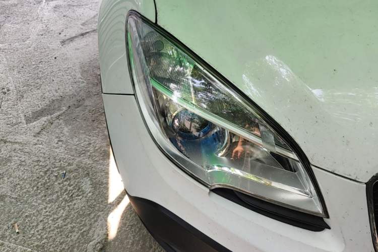 Used Buick Encore 2013 1.4T Automatic Two-Wheel Drive Elite Model Right Front Headlight