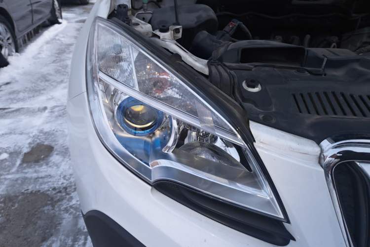 Used Buick Encore 2013 1.4T Automatic All-Wheel Drive Flagship Edition Right Front Headlight