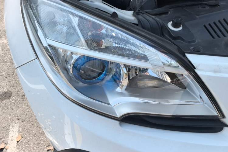 Used Buick Encore 2013 1.4T Automatic Two-Wheel Drive Elite Model Right Front Headlight
