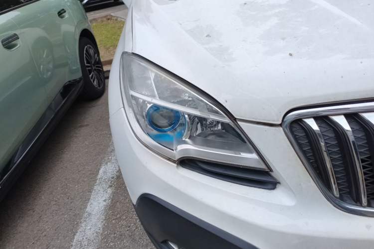Used Buick Encore 2013 1.4T Automatic All-Wheel Drive Flagship Edition Right Front Headlight