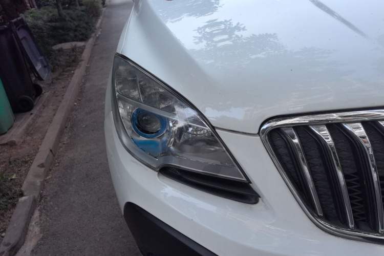 Used Buick Encore 2013 1.4T Manual Two-Wheel Drive Entry Model Right Front Headlight