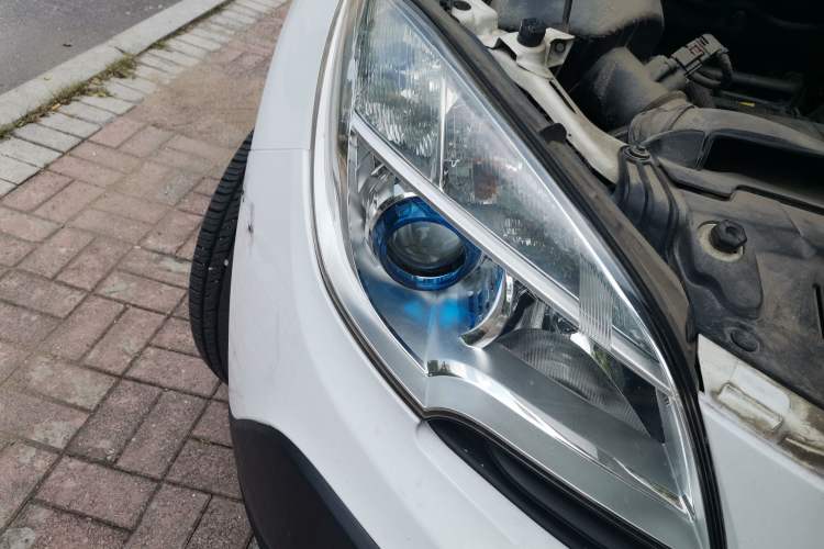 Used Buick Encore 2013 1.4T Manual Two-Wheel Drive Entry Model Right Front Headlight