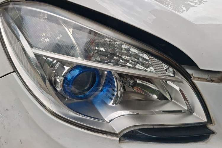 Used Buick Encore 2013 1.4T Automatic Two-Wheel Drive Leading Model Right Front Headlight