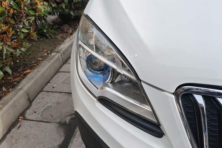 Used Buick Encore 2013 1.4T Automatic All-Wheel Drive Flagship Edition Right Front Headlight