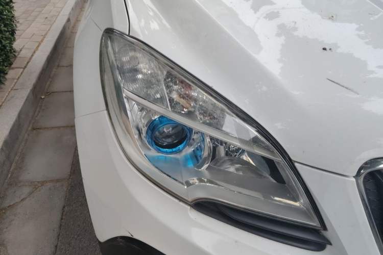 Used Buick Encore 2013 1.4T Automatic Two-Wheel Drive Leading Model Right Front Headlight