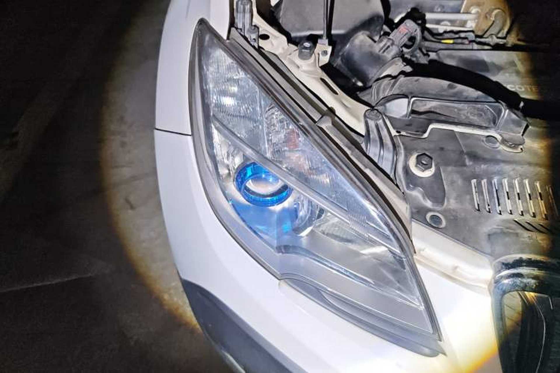 Used Buick Encore 2013 1.4T Automatic Two-Wheel Drive Elite Model Right Front Headlight