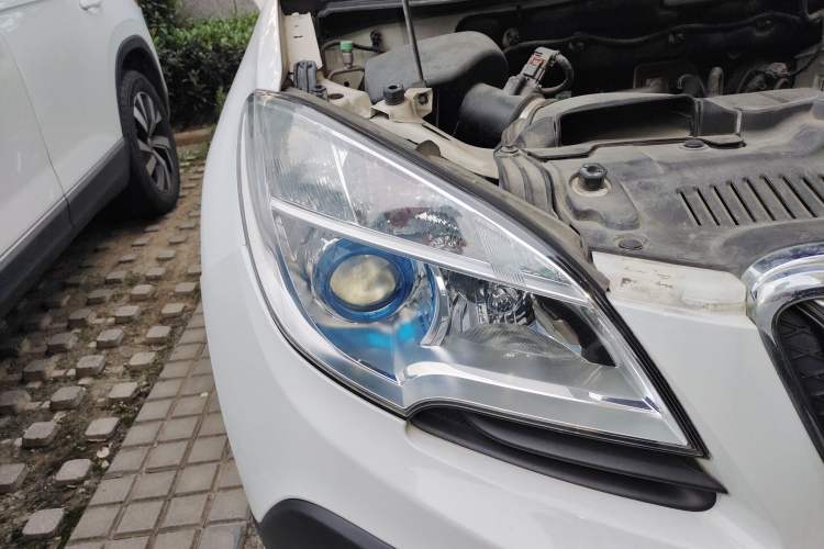 Used Buick Encore 2013 1.4T Automatic Two-Wheel Drive Leading Model Right Front Headlight