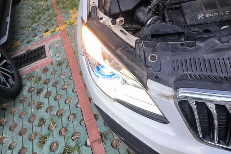 Used Buick Encore 2013 1.4T Automatic Two-Wheel Drive Leading Model Right Front Headlight