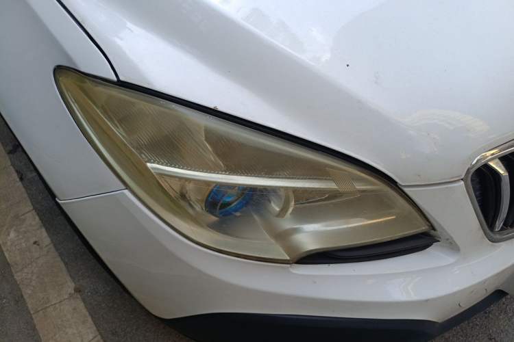 Used Buick Encore 2013 1.4T Manual Two-Wheel Drive Entry Model Right Front Headlight