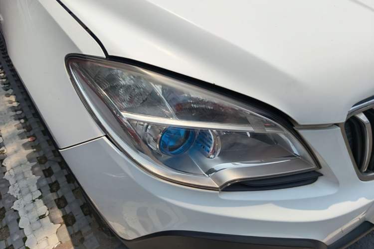 Used Buick Encore 2013 1.4T Automatic Two-Wheel Drive Leading Model Right Front Headlight