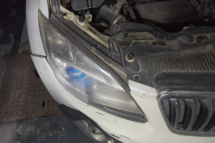 Used Buick Encore 2013 1.4T Automatic Two-Wheel Drive Leading Model Right Front Headlight