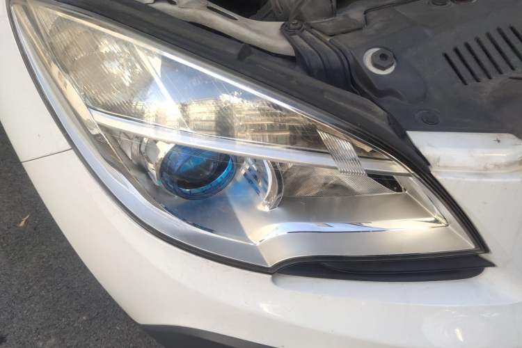 Used Buick Encore 2013 1.4T Automatic Two-Wheel Drive Leading Model Right Front Headlight