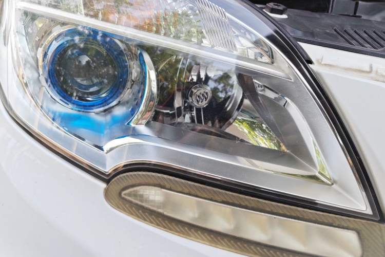 Used Buick Encore 2013 1.4T Automatic Two-Wheel Drive Elite Model Right Front Headlight