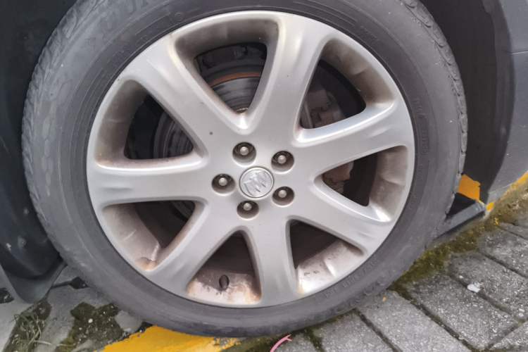 Used Buick Encore 2013 1.4T Automatic Two-Wheel Drive Elite Model Right Front Wheel Hub