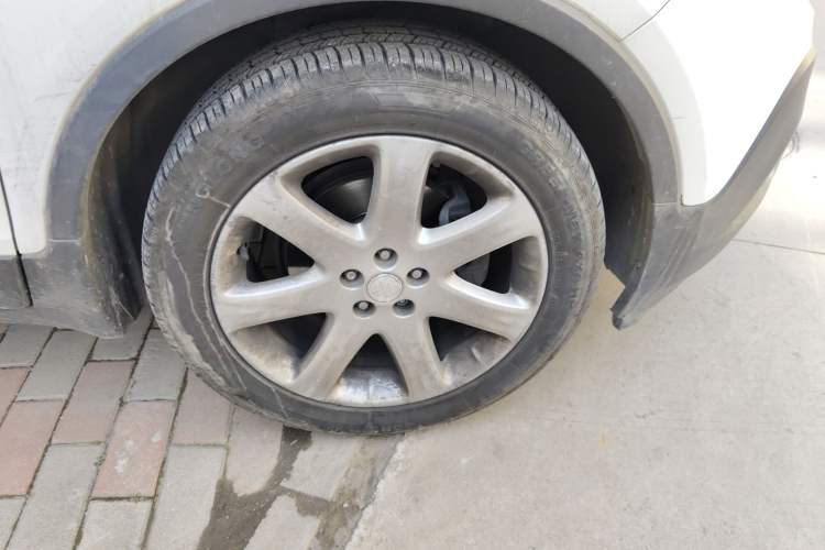 Used Buick Encore 2013 1.4T Automatic Two-Wheel Drive Elite Model Right Front Wheel Hub
