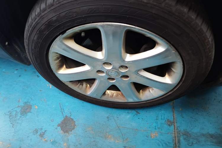 Used Buick Encore 2013 1.4T Automatic Two-Wheel Drive Leading Model Right Front Wheel Hub