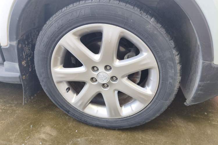 Used Buick Encore 2013 1.4T Automatic Two-Wheel Drive Elite Model Right Front Wheel Hub