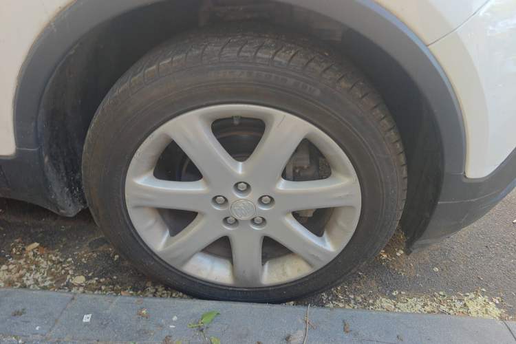 Used Buick Encore 2013 1.4T Automatic All-Wheel Drive Flagship Edition Right Front Wheel Hub