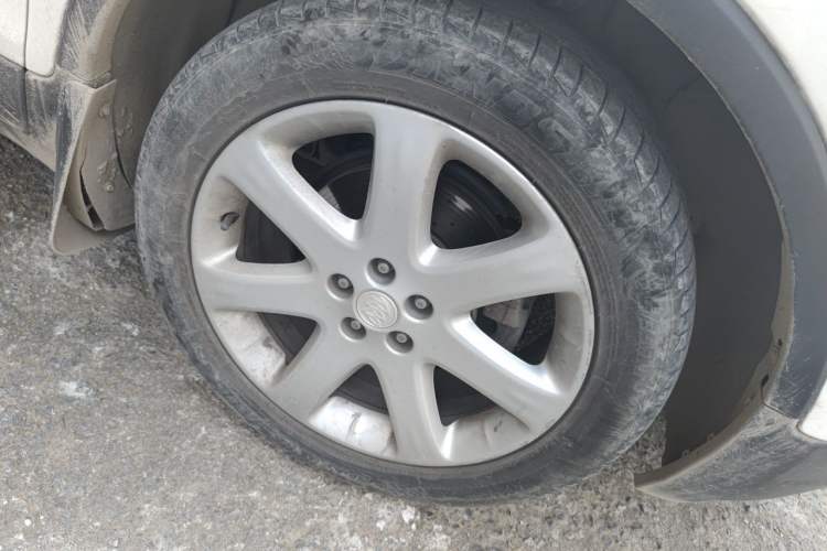 Used Buick Encore 2013 1.4T Automatic Two-Wheel Drive Elite Model Right Front Wheel Hub