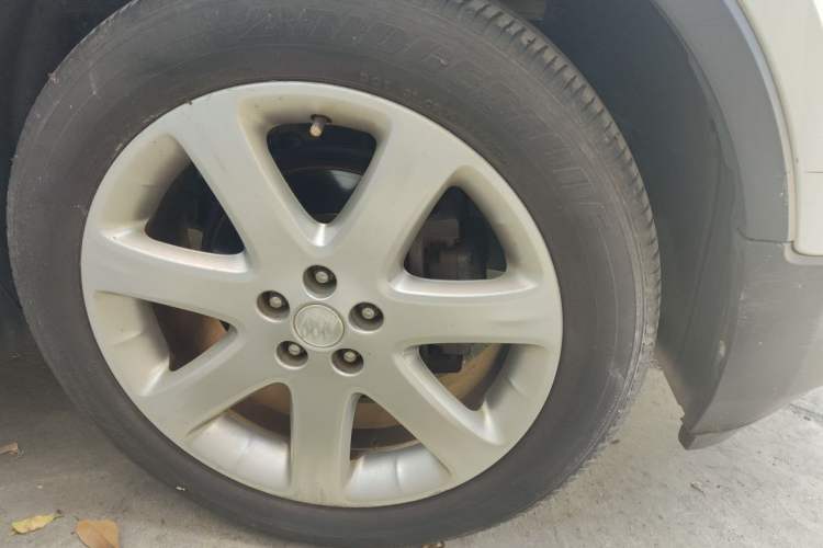 Used Buick Encore 2013 1.4T Automatic Two-Wheel Drive Leading Model Right Front Wheel Hub