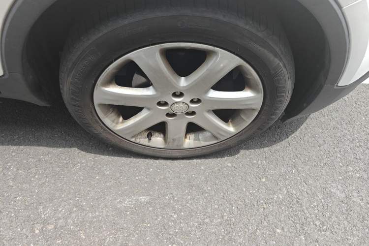Used Buick Encore 2013 1.4T Automatic Two-Wheel Drive Elite Model Right Front Wheel Hub