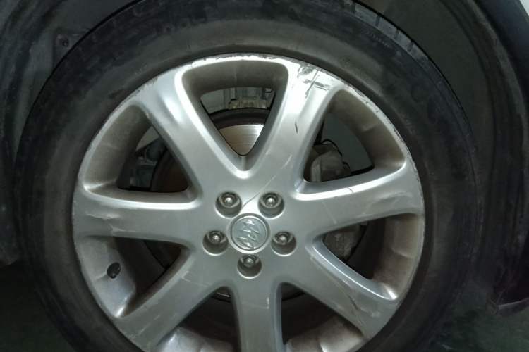 Used Buick Encore 2013 1.4T Automatic Two-Wheel Drive Leading Model Right Front Wheel Hub