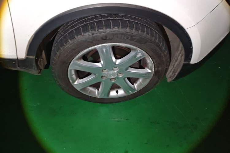 Used Buick Encore 2013 1.4T Automatic Two-Wheel Drive Elite Model Right Front Wheel Hub