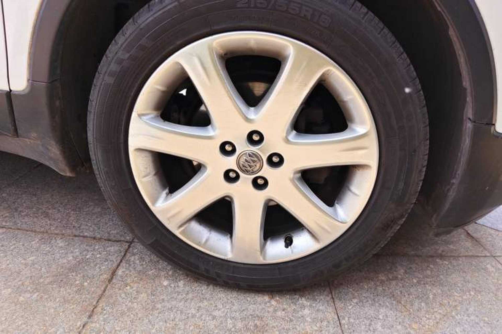 Used Buick Encore 2013 1.4T Automatic Two-Wheel Drive Elite Model Right Front Wheel Hub