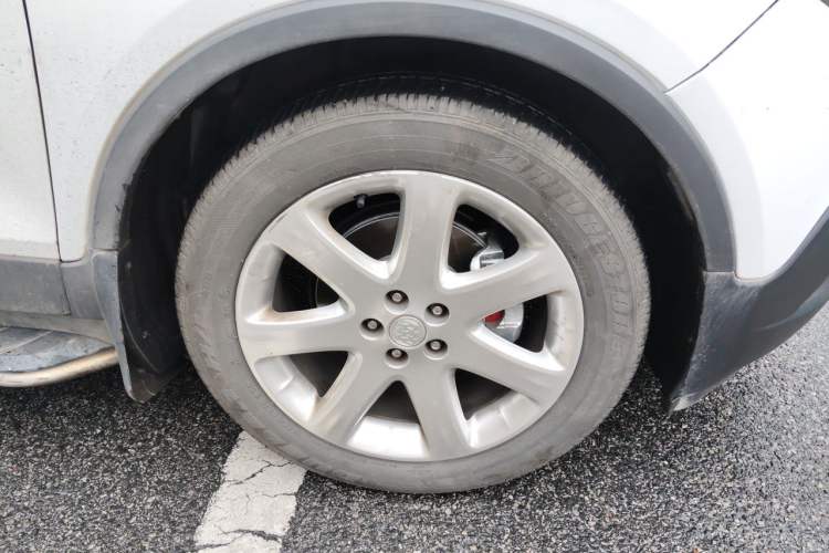 Used Buick Encore 2013 1.4T Automatic Two-Wheel Drive Elite Model Right Front Wheel Hub