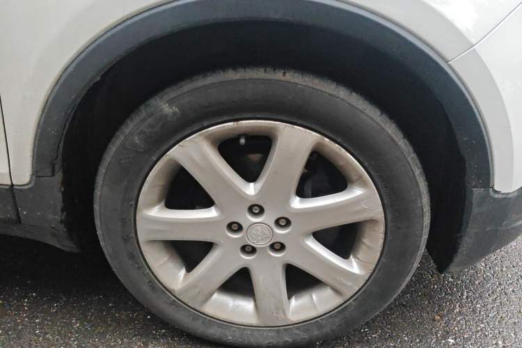 Used Buick Encore 2013 1.4T Automatic Two-Wheel Drive Leading Model Right Front Wheel Hub