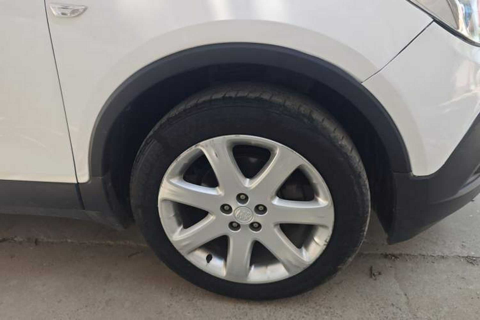 Used Buick Encore 2013 1.4T Automatic Two-Wheel Drive Elite Model Right Front Wheel Hub