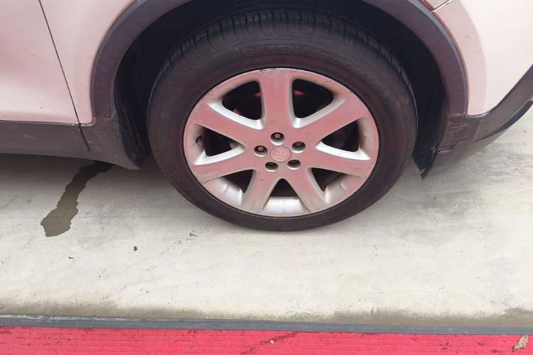 Used Buick Encore 2013 1.4T Automatic Two-Wheel Drive Elite Model Right Front Wheel Hub
