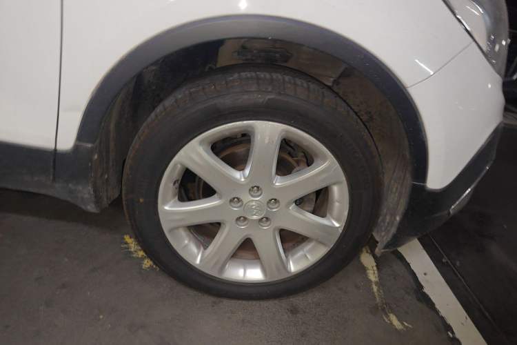 Used Buick Encore 2013 1.4T Automatic Two-Wheel Drive Elite Model Right Front Wheel Hub