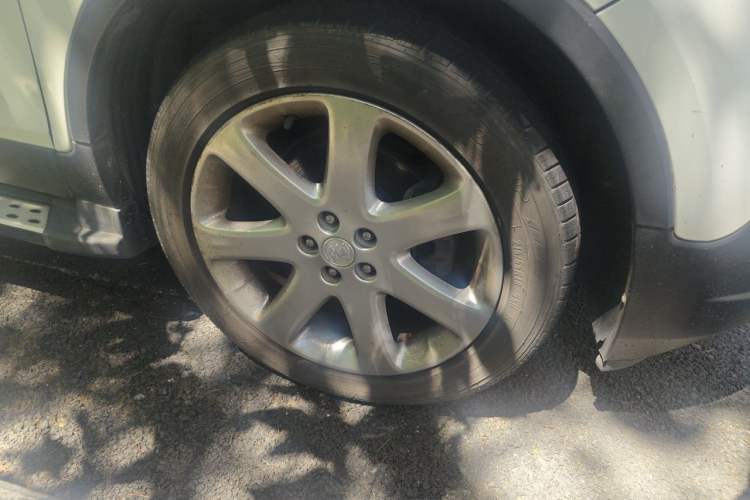 Used Buick Encore 2013 1.4T Automatic Two-Wheel Drive Elite Model Right Front Wheel Hub
