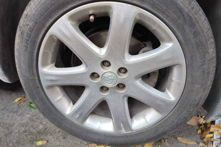 Used Buick Encore 2013 1.4T Manual Two-Wheel Drive Entry Model Right Front Wheel Hub