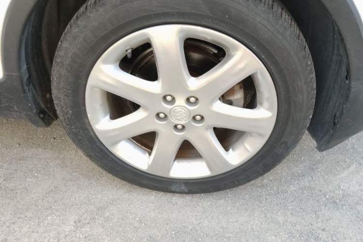 Used Buick Encore 2013 1.4T Automatic Two-Wheel Drive Elite Model Right Front Wheel Hub