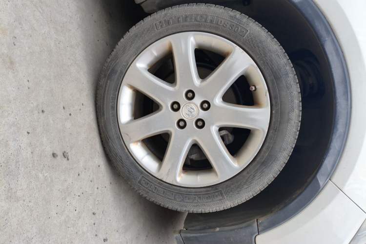 Used Buick Encore 2013 1.4T Automatic Two-Wheel Drive Leading Model Right Front Wheel Hub