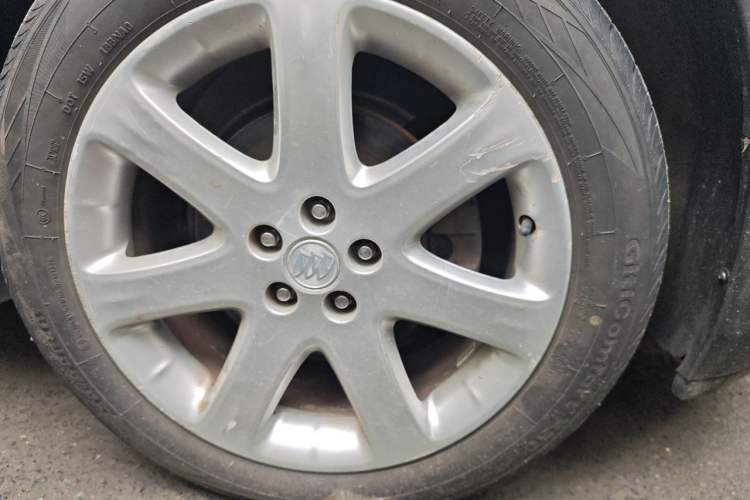 Used Buick Encore 2013 1.4T Manual Two-Wheel Drive Entry Model Right Front Wheel Hub