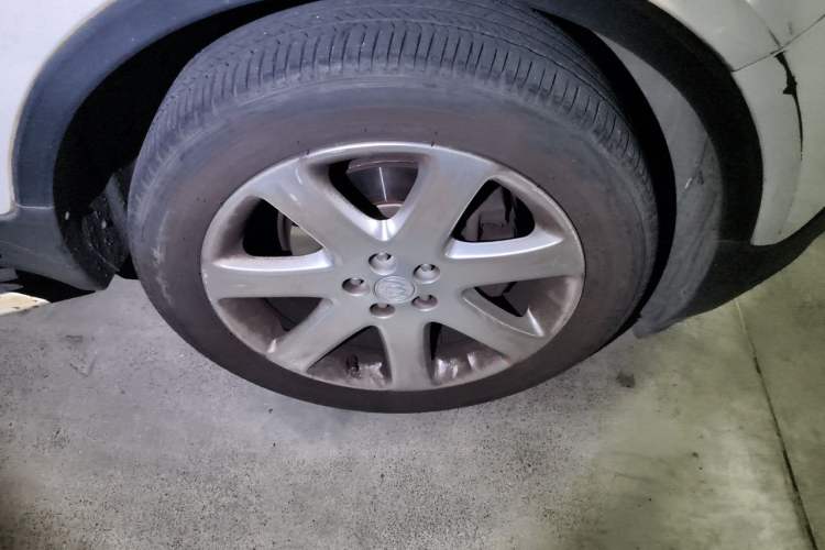 Used Buick Encore 2013 1.4T Automatic Two-Wheel Drive Elite Model Right Front Wheel Hub