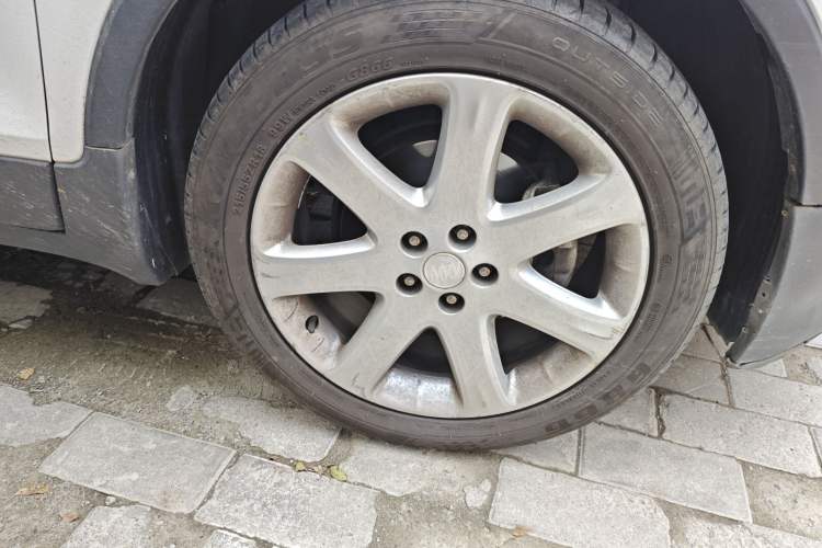 Used Buick Encore 2013 1.4T Automatic Two-Wheel Drive Leading Model Right Front Wheel Hub