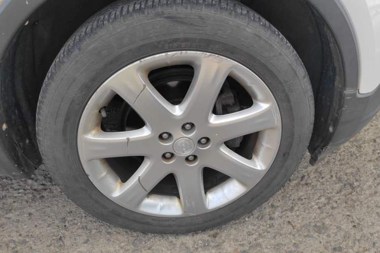 Used Buick Encore 2013 1.4T Automatic Two-Wheel Drive Leading Model Right Front Wheel Hub
